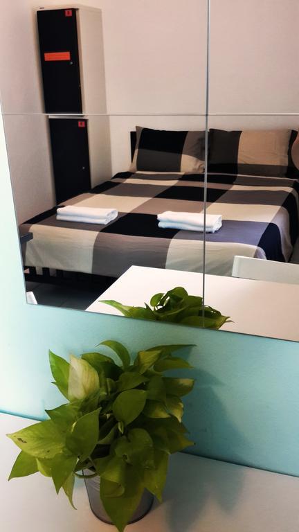 De Talak Hostel Bangkok Dış mekan fotoğraf