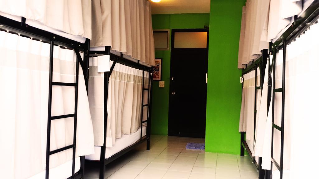 De Talak Hostel Bangkok Dış mekan fotoğraf