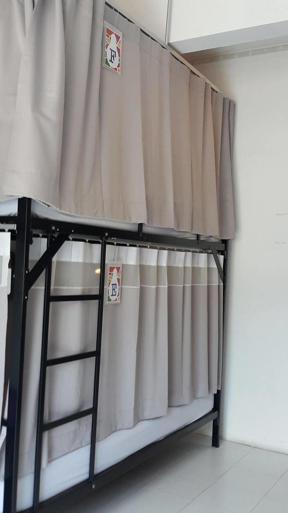 De Talak Hostel Bangkok Dış mekan fotoğraf