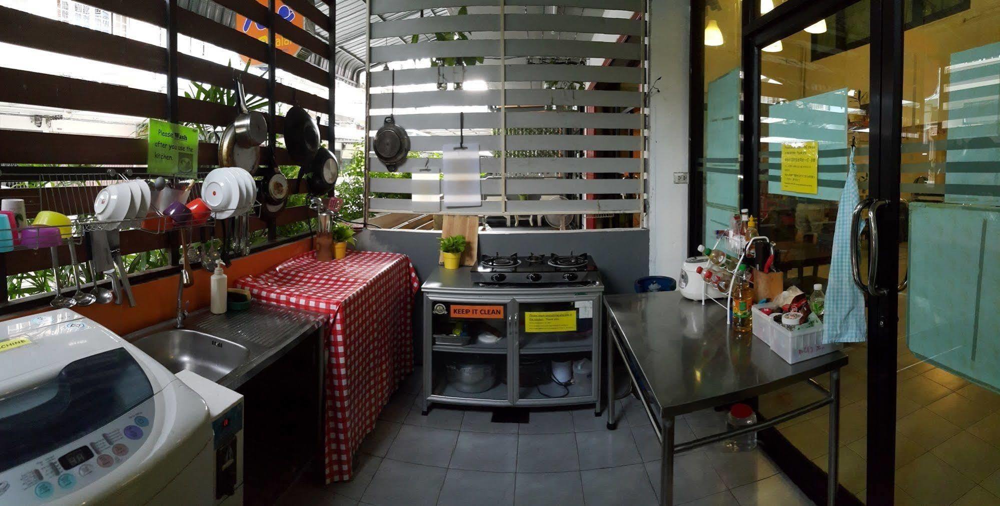 De Talak Hostel Bangkok Dış mekan fotoğraf